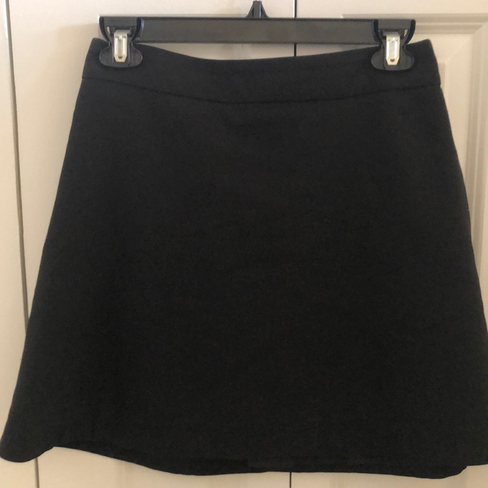 Black express skirt